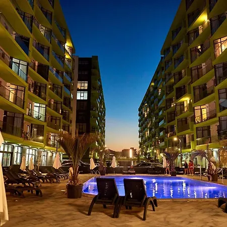 Aqua Vista Pool Alezzi Нэводари