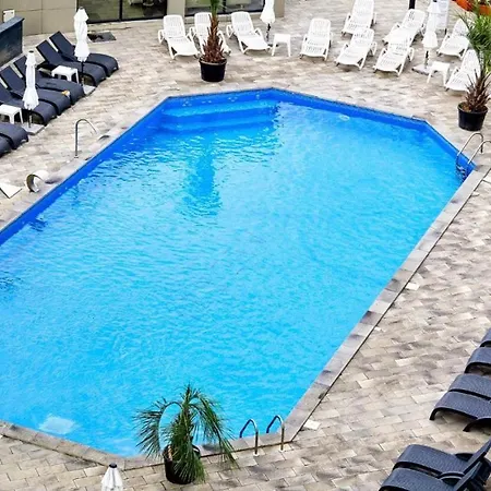 Aqua Vista Pool Alezzi Нэводари