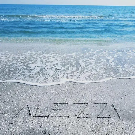 Aqua Vista Pool Alezzi