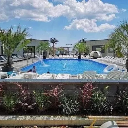 Aqua Vista Pool Alezzi Năvodari